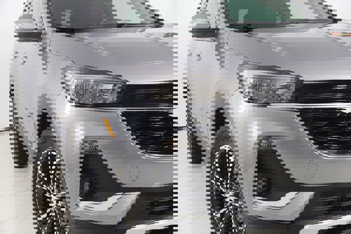 Used 2023 Buick Encore GX Select w/ Safety Package II image 15