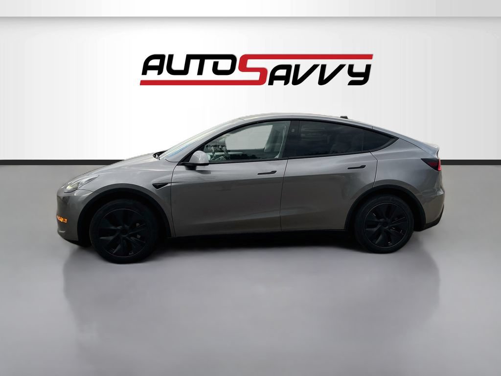 Used 2024 Tesla Model Y Long Range RWD image 4