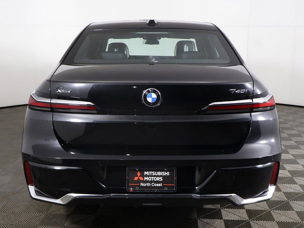 Used 2025 BMW 740i xDrive image 16