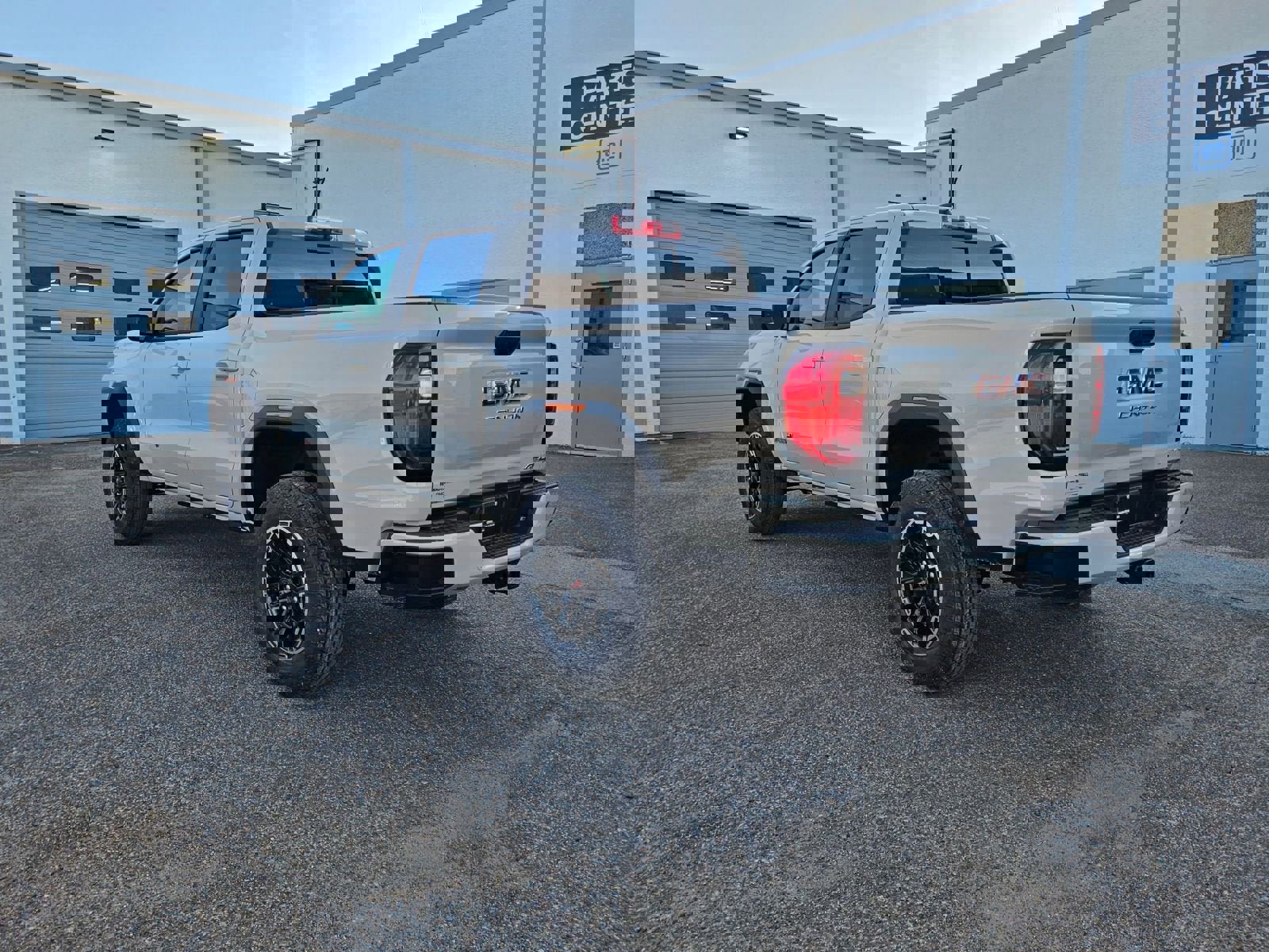 New 2026 GMC Canyon AT4 AWD/4WD image 3