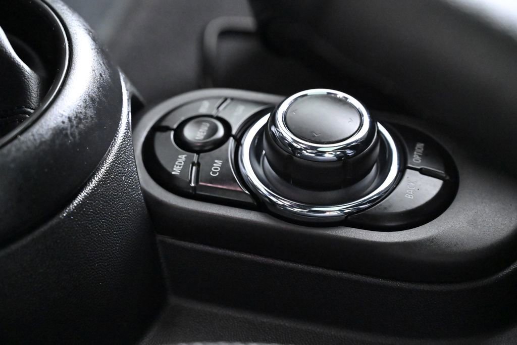 Used 2023 MINI Cooper S w/ Driver Assistance Package image 21