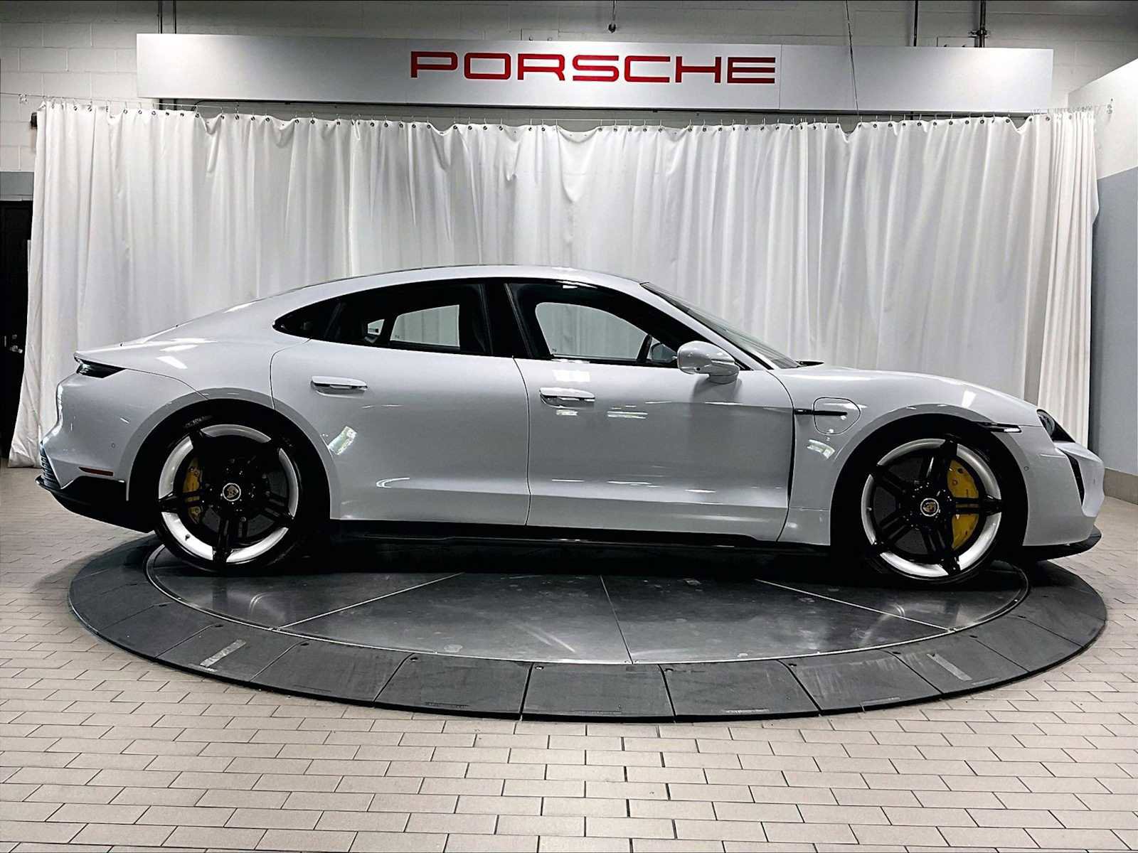 Used 2022 Porsche Taycan Turbo S image 11