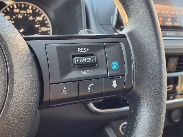 Used 2022 Nissan Rogue SV FWD image 15