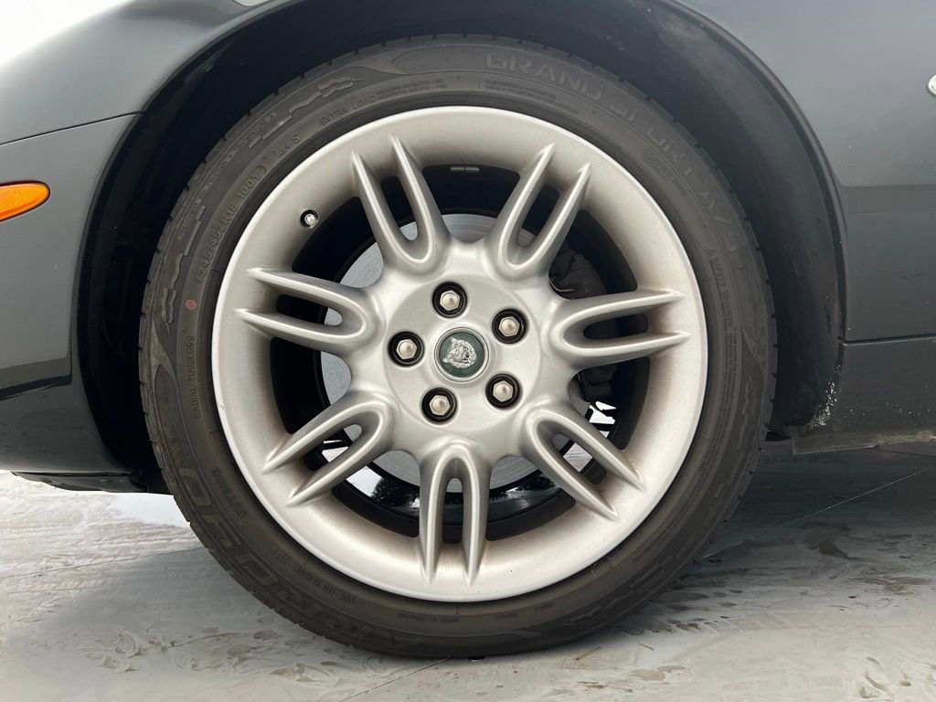 Used 2002 Jaguar XK8 Convertible RWD image 34