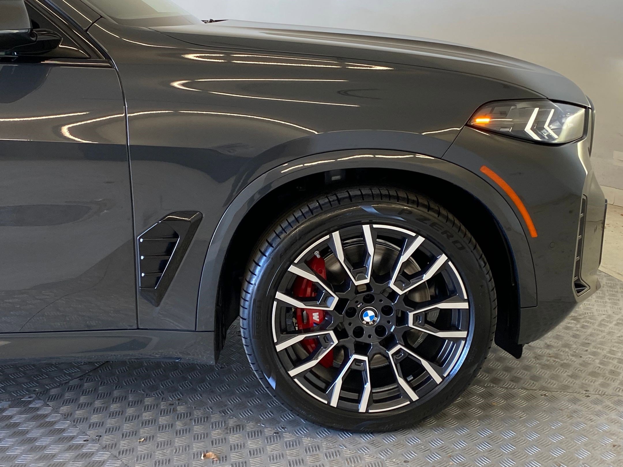 New 2026 BMW X5 xDrive50e w/ M Sport Package AWD/4WD image 10