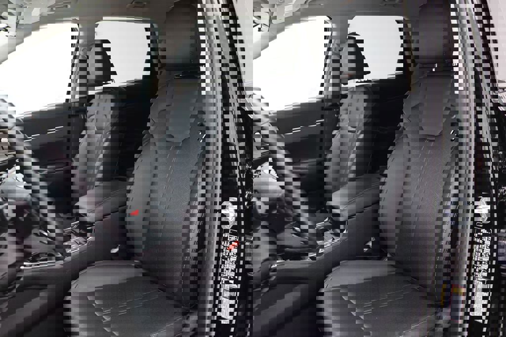 Used 2023 Kia Sorento S image 16