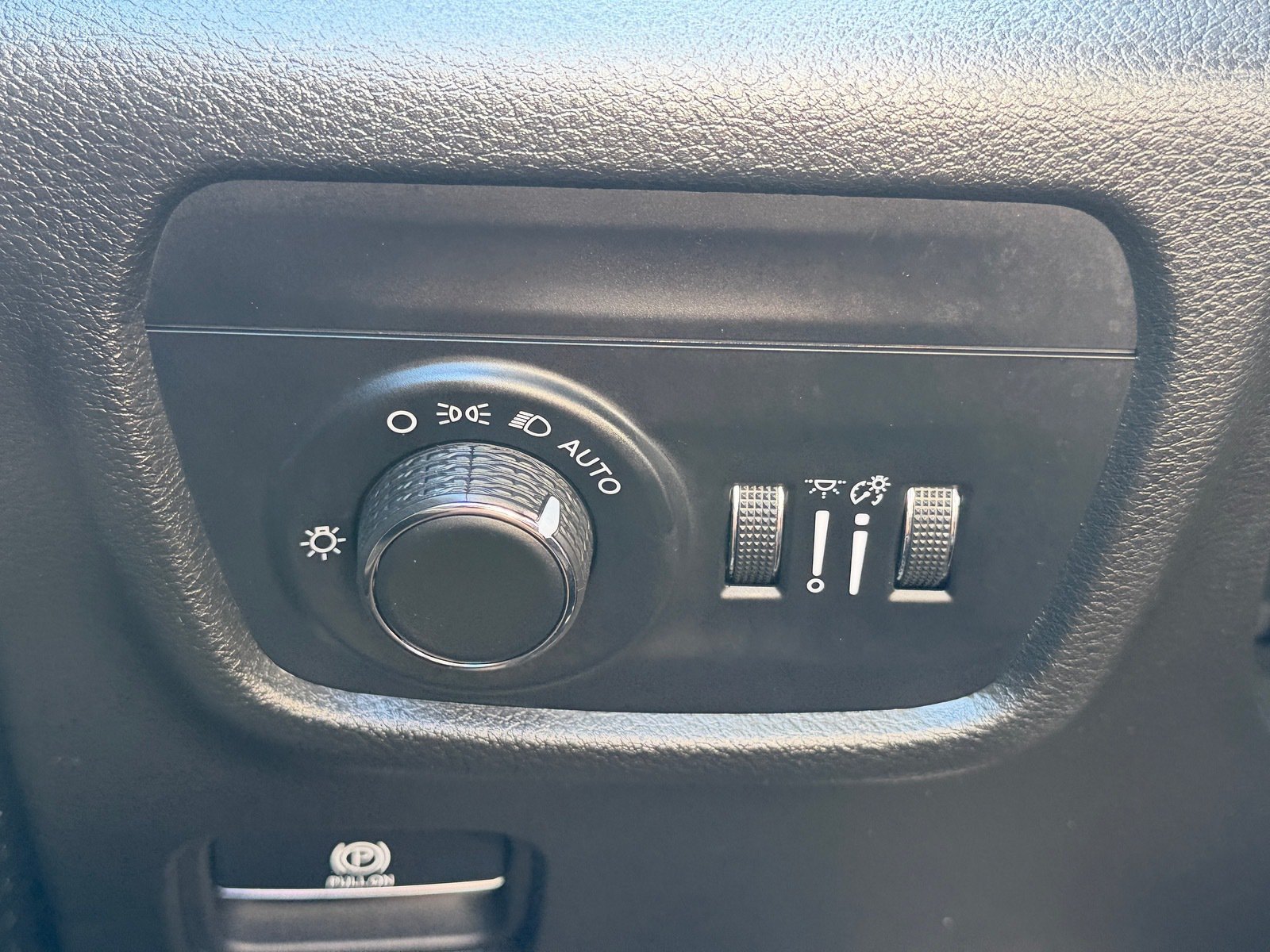 Used 2023 Jeep Grand Cherokee L Laredo RWD image 37