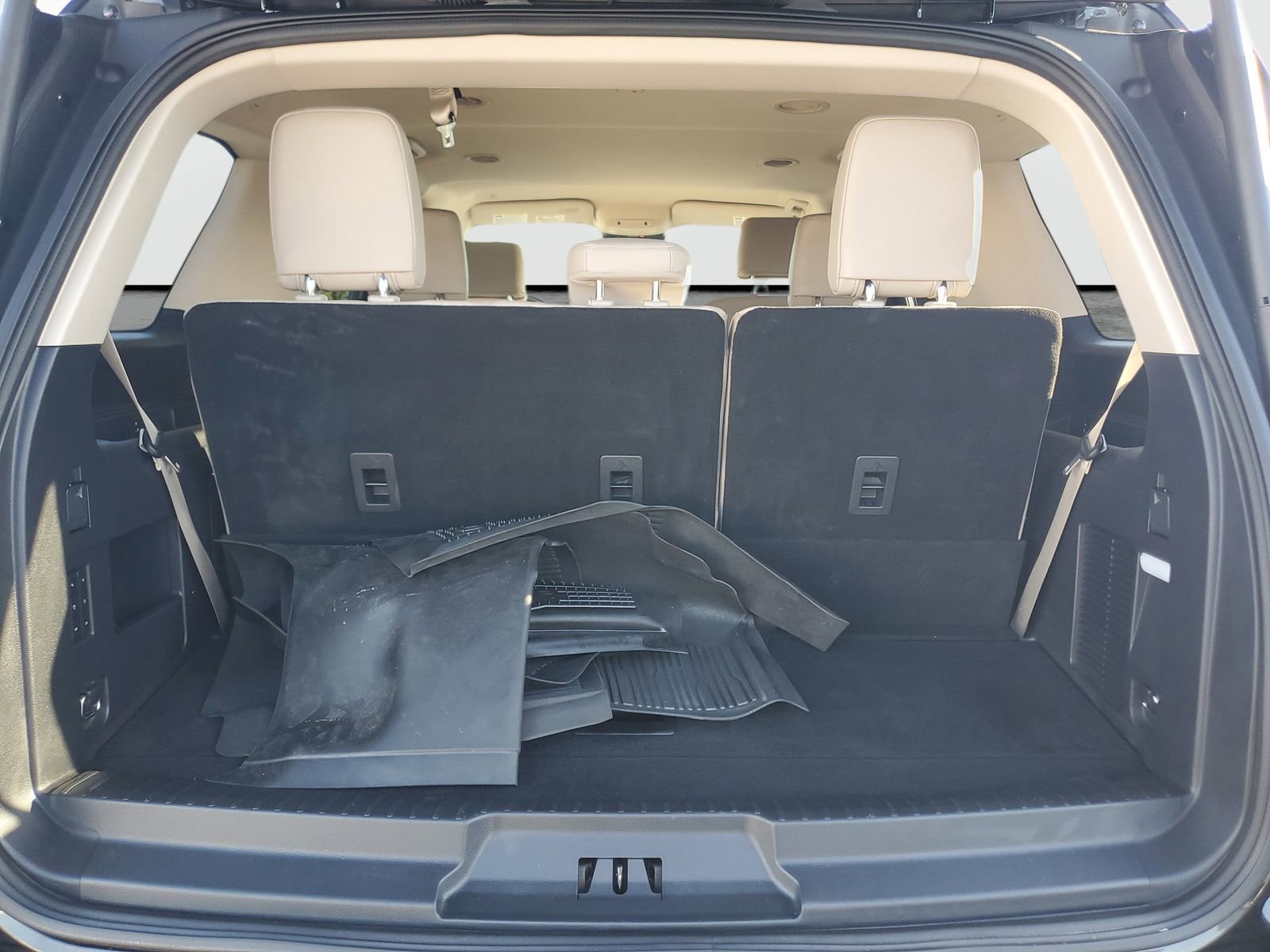 Used 2022 Ford Expedition XLT image 9