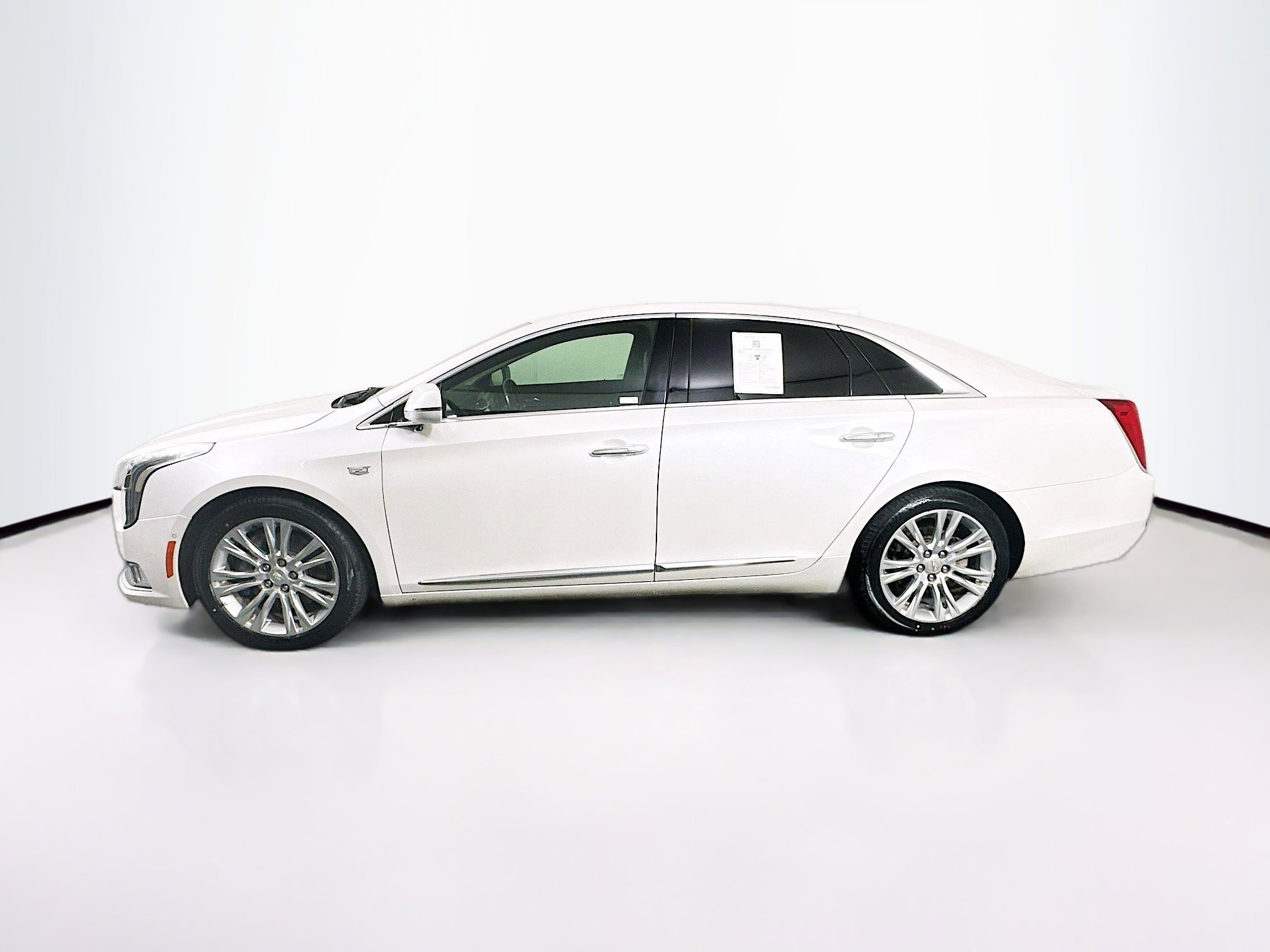 Used 2019 Cadillac XTS Luxury FWD image 4