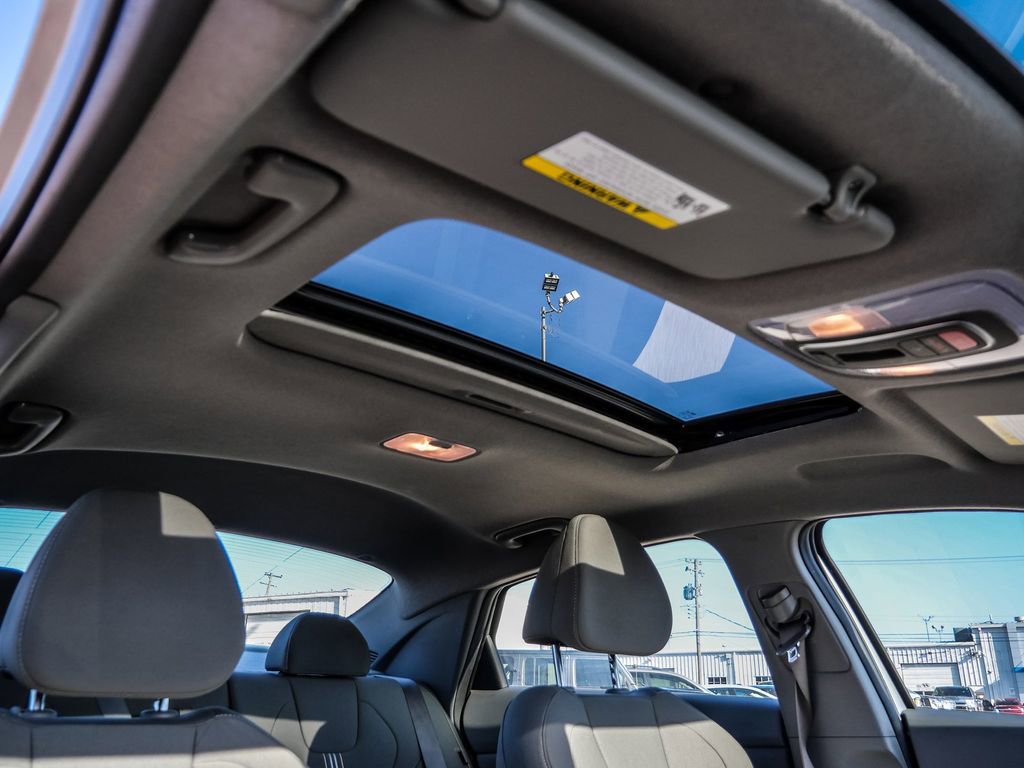 Used 2025 Hyundai Elantra SEL image 13