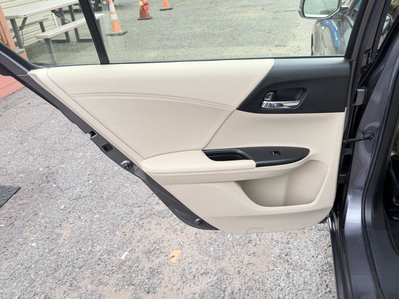 Used 2017 Honda Accord EX-L image 34