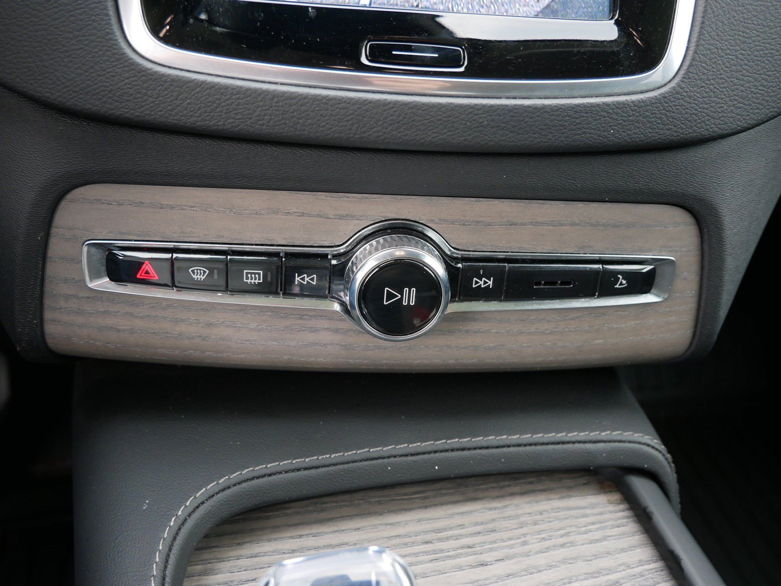 Certified 2023 Volvo XC90 T8 Ultimate w/ Protection Package Premier AWD/4WD image 20