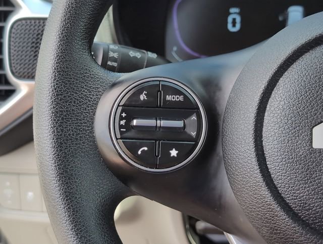 Used 2025 Kia Soul LX w/ LX Technology Package FWD image 25