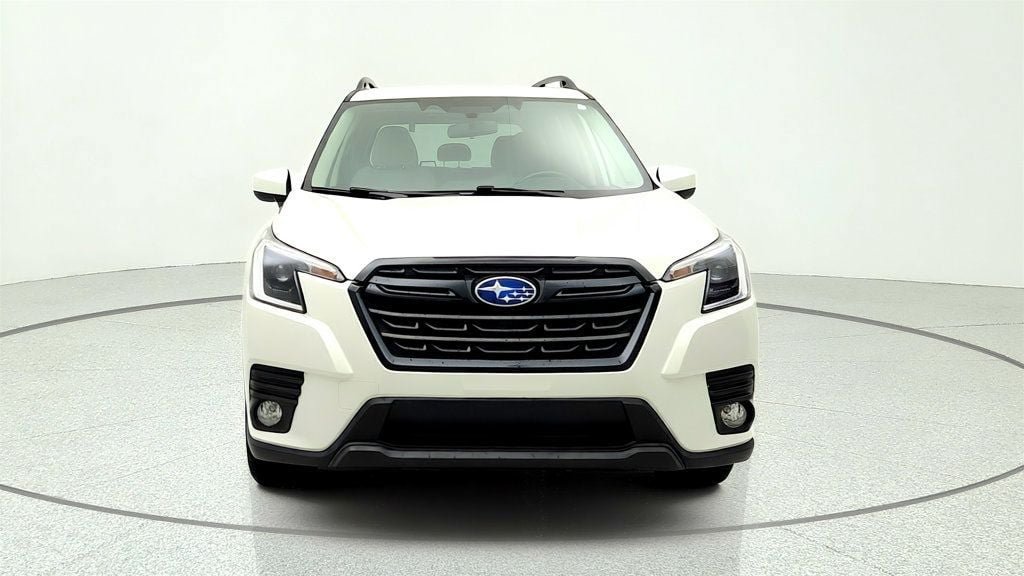 Used 2022 Subaru Forester Premium AWD/4WD image 2