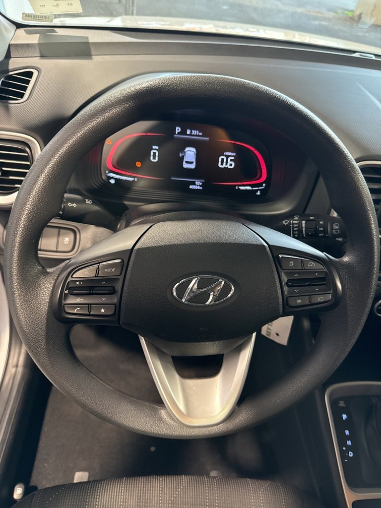 Used 2024 Hyundai Venue SE image 32