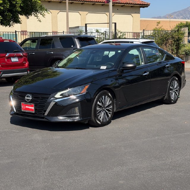 Used 2024 Nissan Altima 2.5 SV FWD image 3