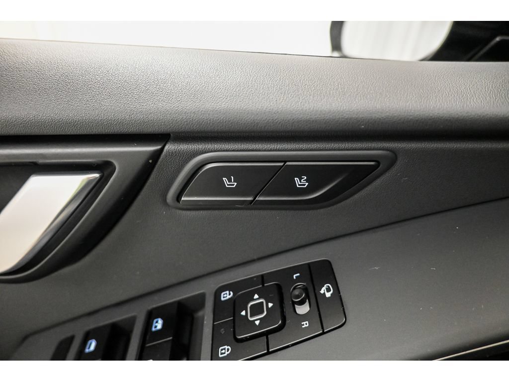 Certified 2025 Kia Niro Wave w/ Wave Preserve Package FWD image 18