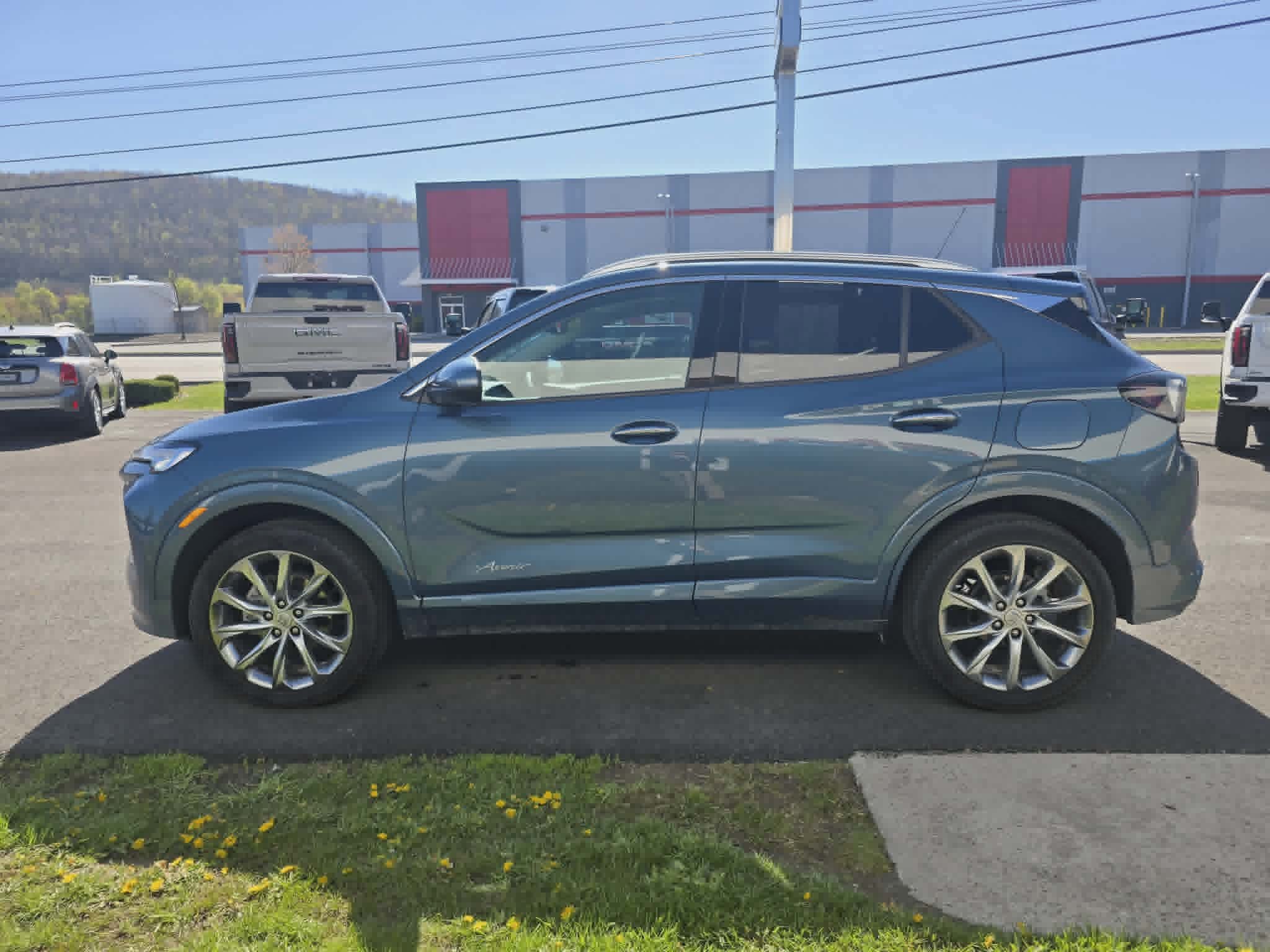Used 2024 Buick Encore GX Avenir w/ Avenir Convenience Package AWD/4WD image 6