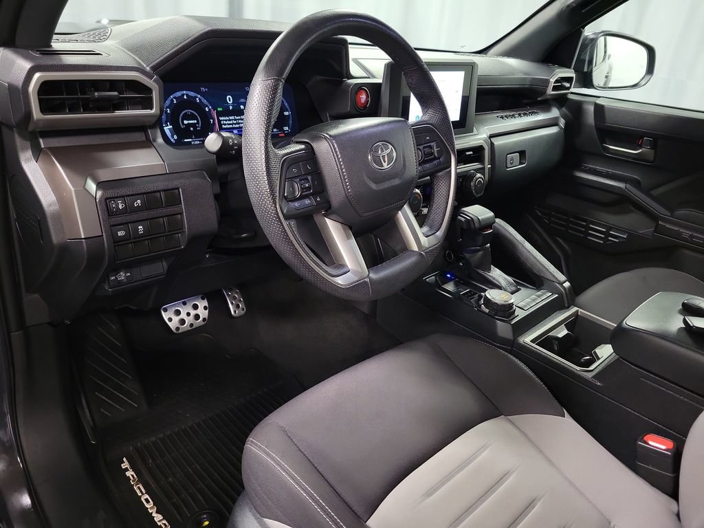 Used 2024 Toyota Tacoma TRD Sport AWD/4WD image 19