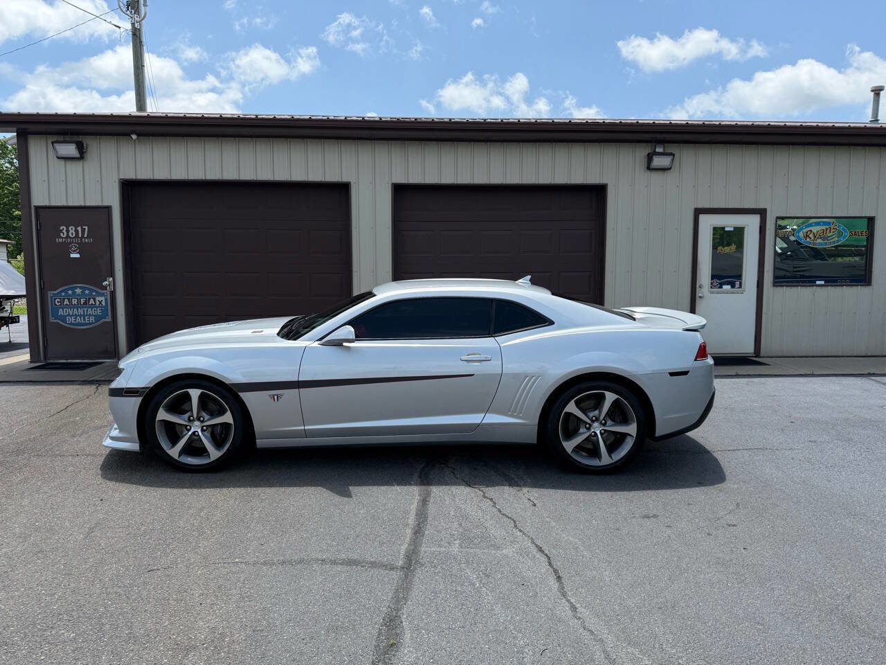 Used 2015 Chevrolet Camaro SS w/ Commemorative Special Edition image 2