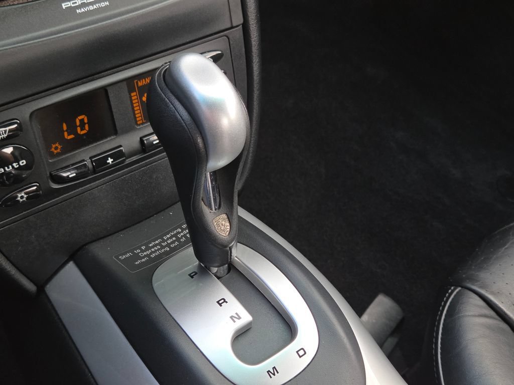 Used 2001 Porsche 911 Carrera RWD image 9