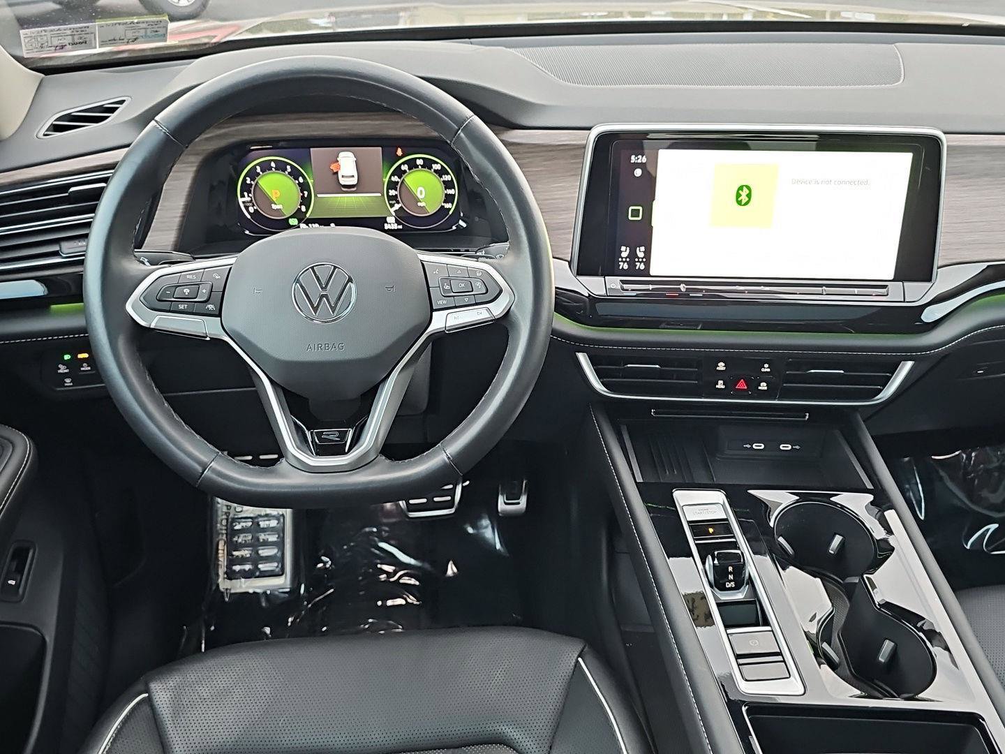 Used 2025 Volkswagen Atlas SEL Premium R-Line image 13