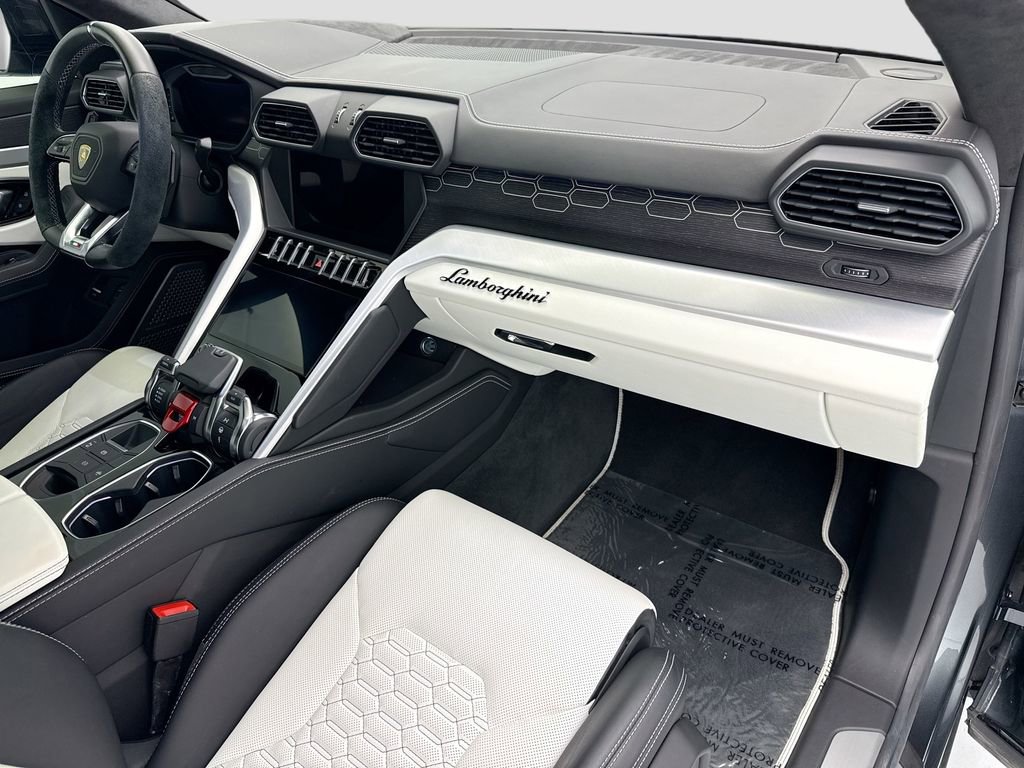 Used 2019 Lamborghini Urus AWD/4WD image 16