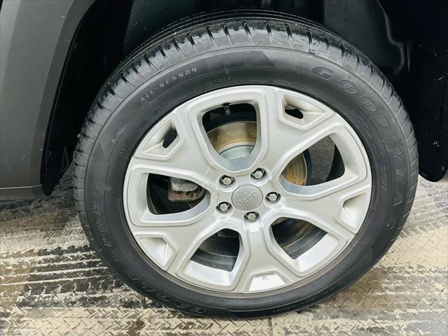 Certified 2023 Jeep Renegade Limited AWD/4WD image 30