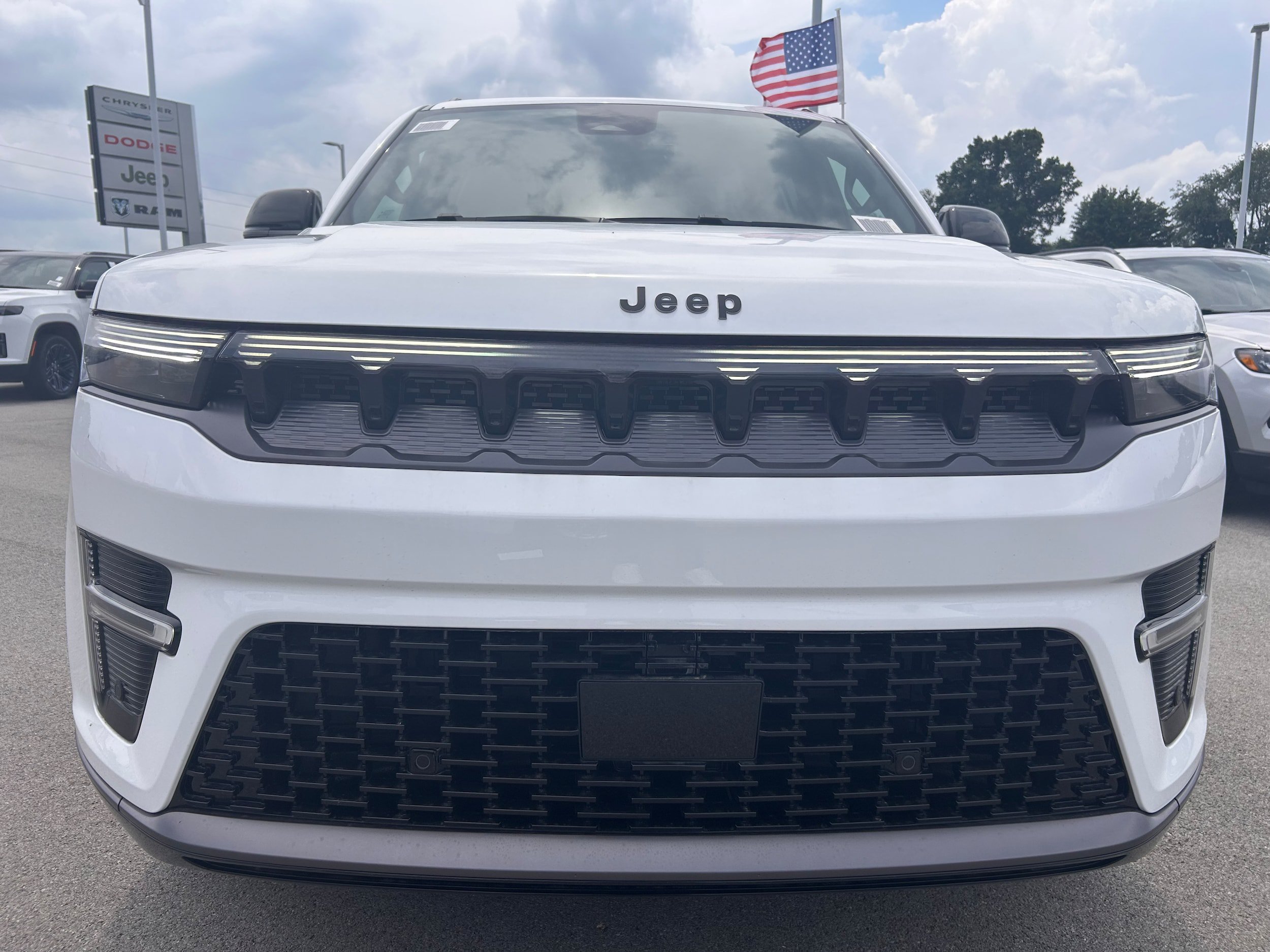 New 2026 Jeep Grand Wagoneer L Limited AWD/4WD image 8