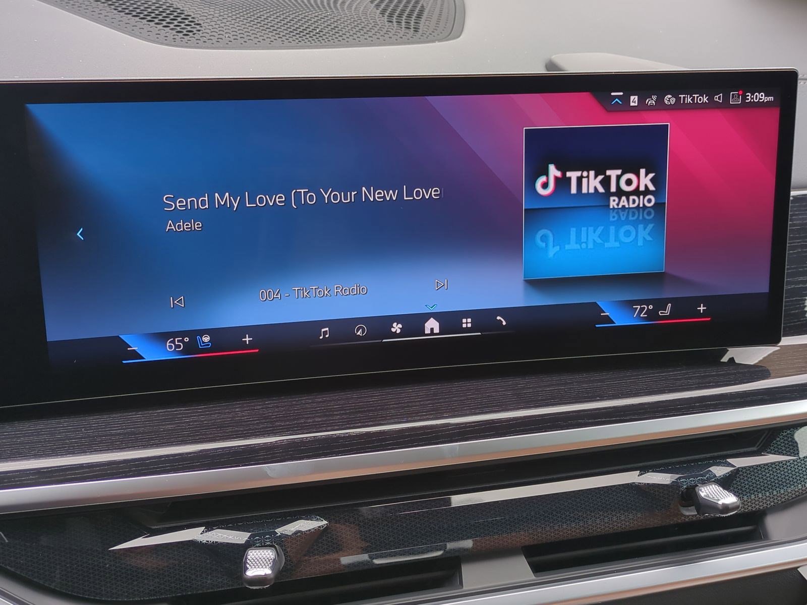 Used 2026 BMW X7 xDrive40i w/ M Sport Package image 23