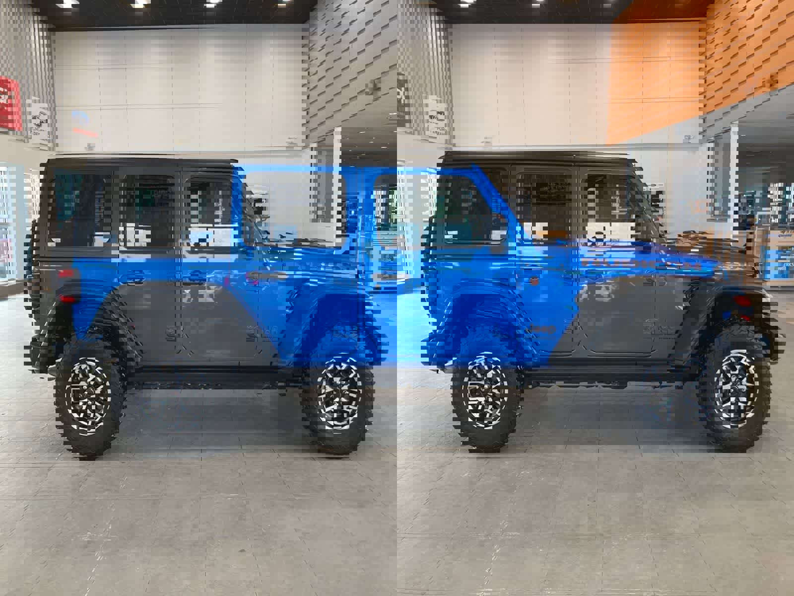 Used 2024 Jeep Wrangler Unlimited Rubicon image 4