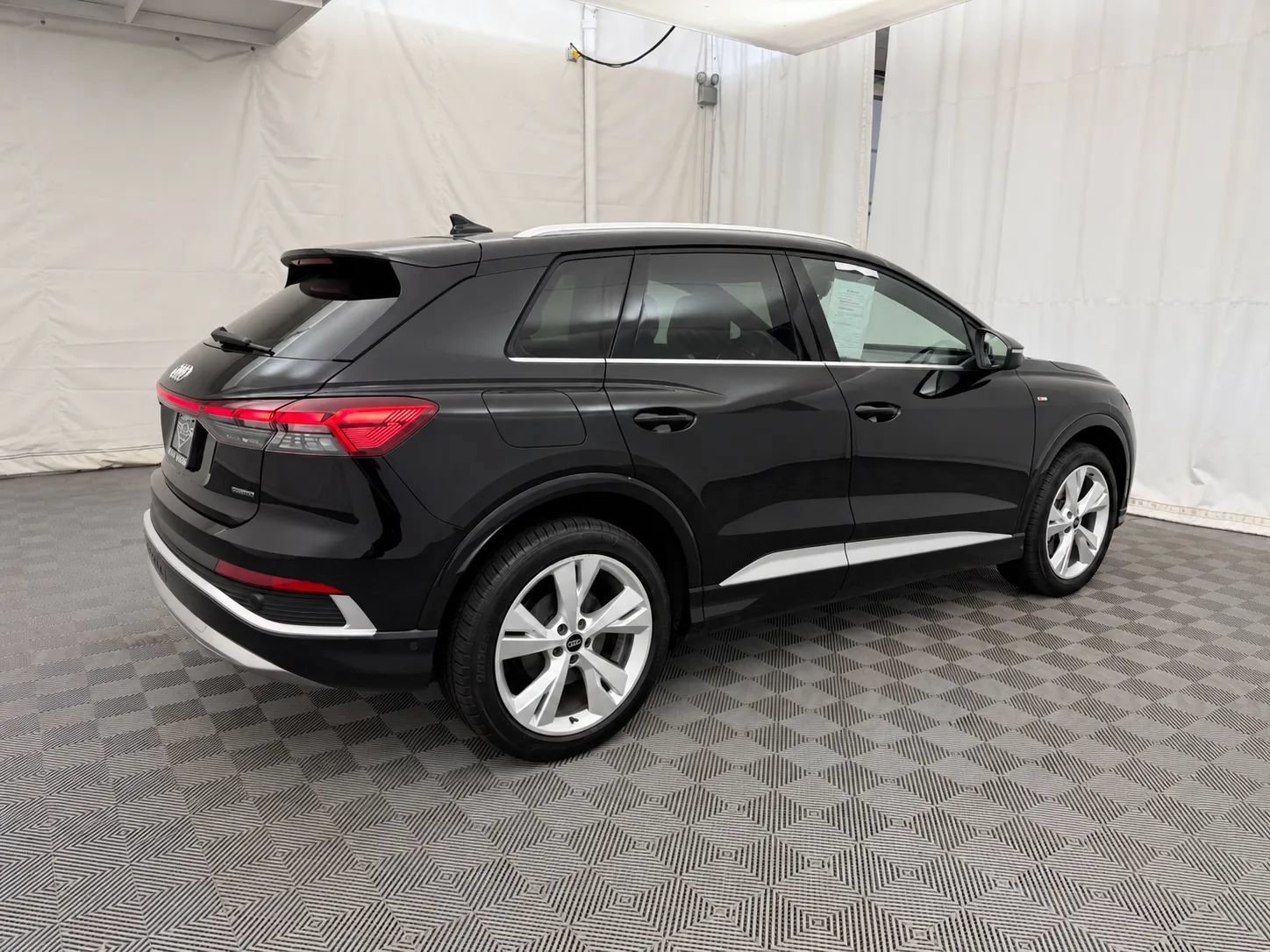 Used 2023 Audi Q4 e-tron Premium Plus w/ Premium Plus AWD/4WD image 5