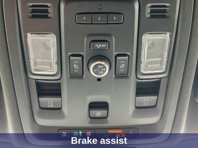 Used 2023 GMC Yukon SLT w/ SLT Premium Package image 30