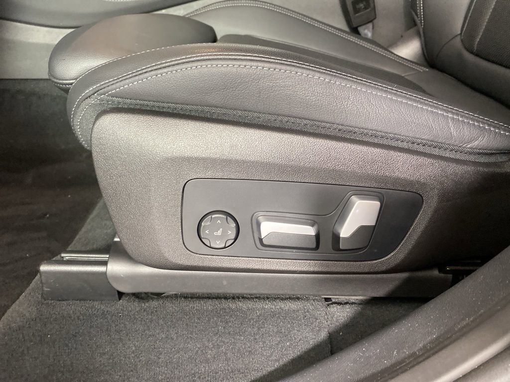 Certified 2023 BMW X4 xDrive30i w/ Premium Package image 10