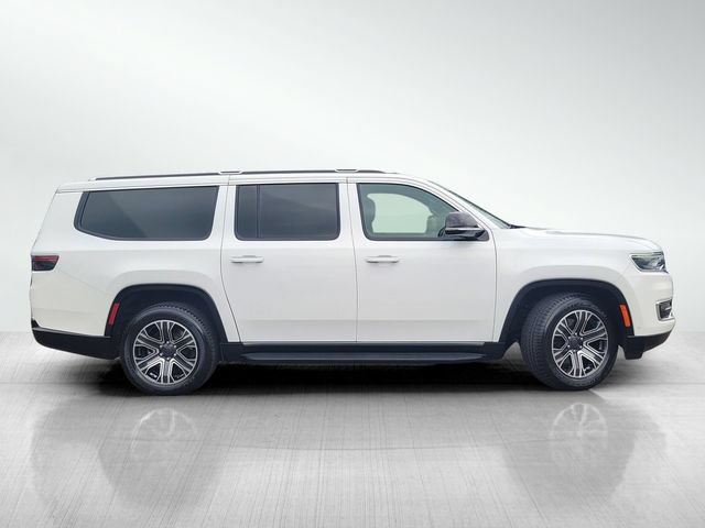 Used 2023 Jeep Wagoneer L Series II AWD/4WD image 3