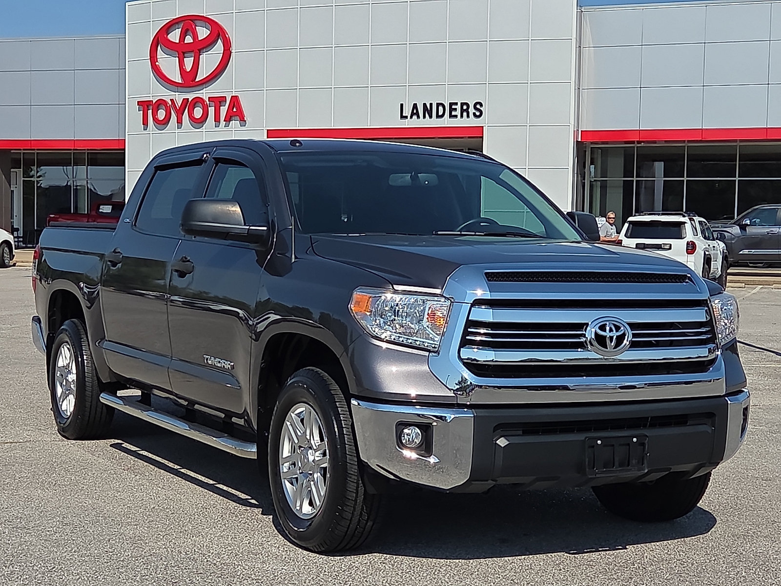 Used 2017 Toyota Tundra SR5 w/ SR5 Upgrade Package