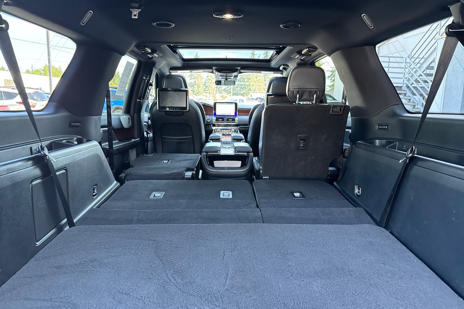 Used 2019 Lincoln Navigator L Reserve AWD/4WD image 16