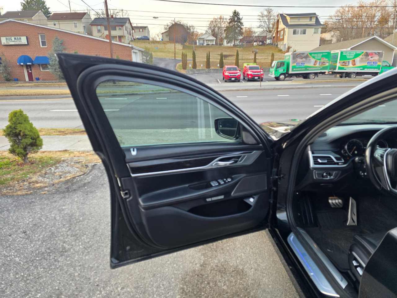 Used 2017 BMW 740e xDrive AWD/4WD image 10