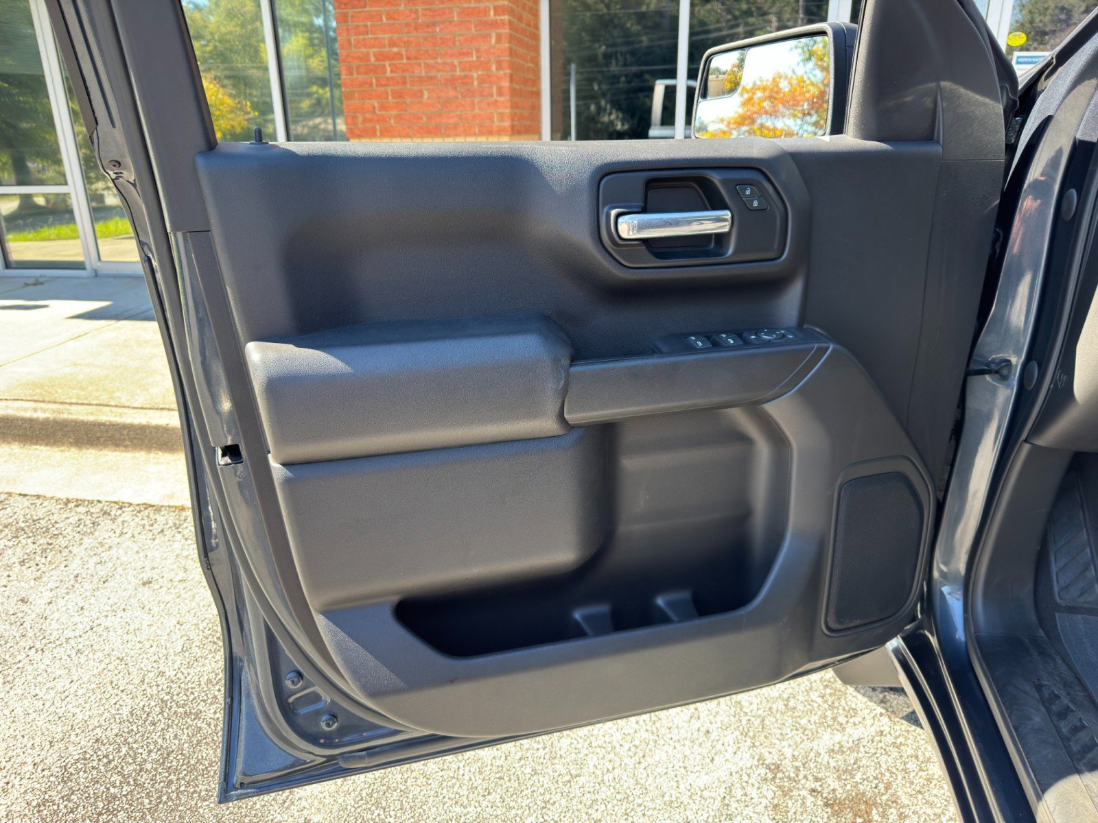 Used 2020 Chevrolet Silverado 1500 Custom w/ Custom Value Package AWD/4WD image 34