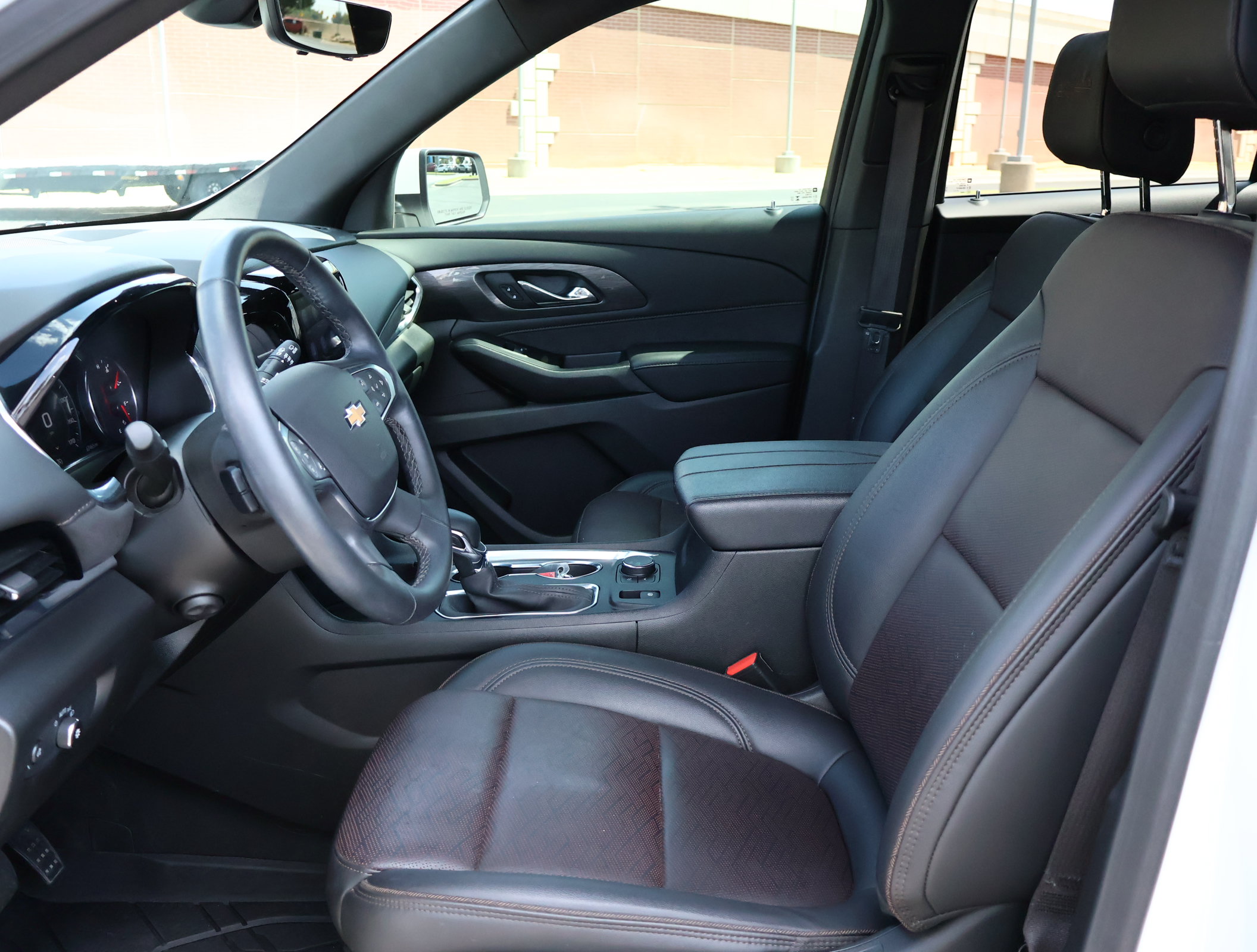 Used 2023 Chevrolet Traverse High Country AWD/4WD image 13