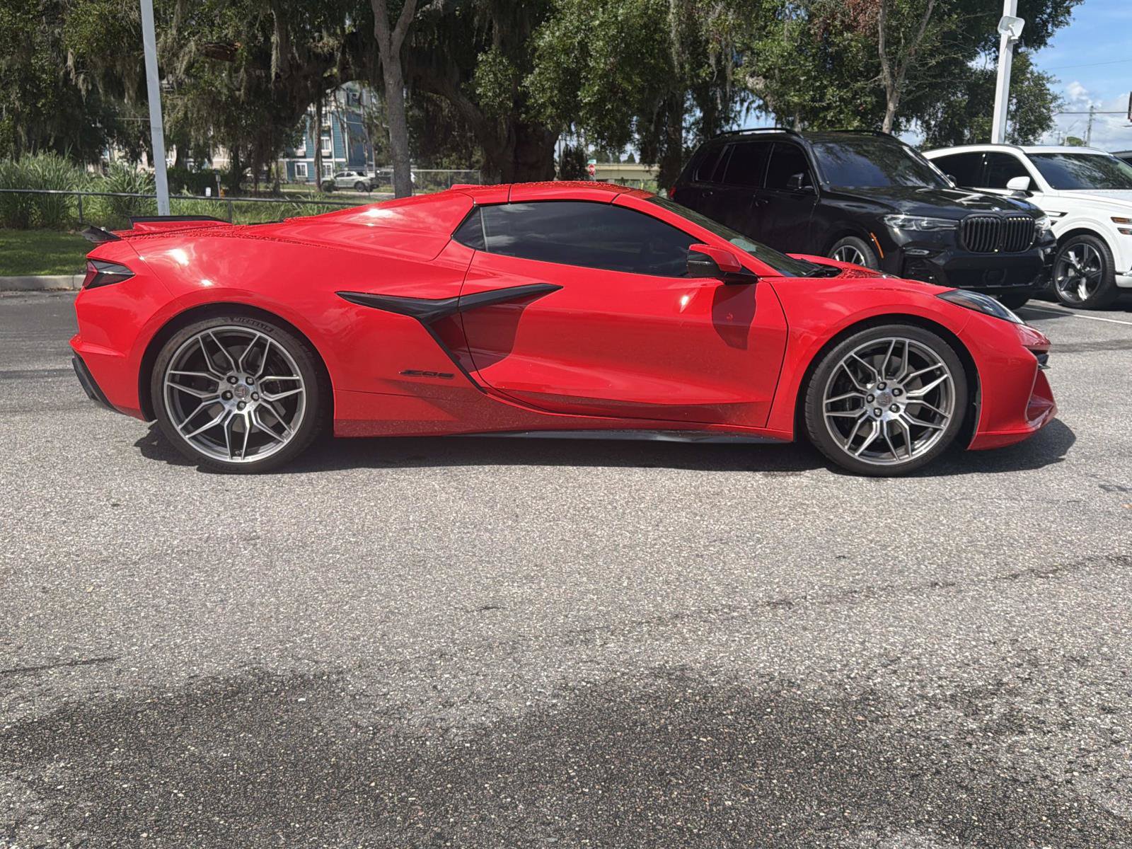 Used 2023 Chevrolet Corvette Z06 RWD image 2