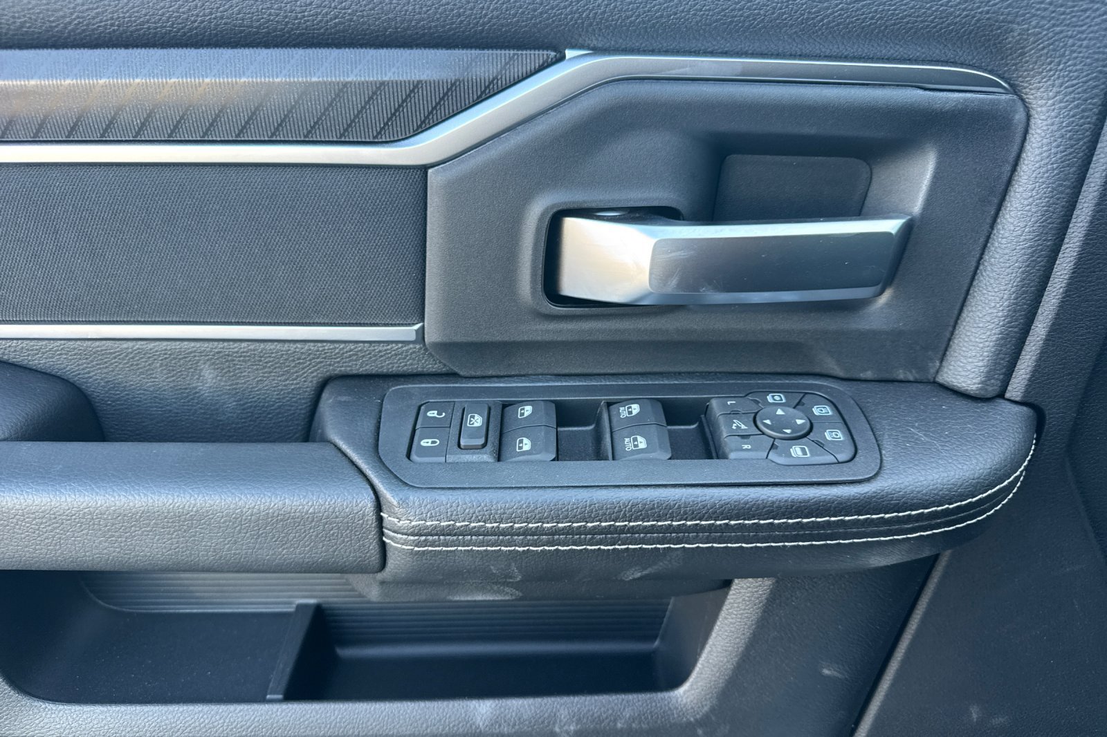 New 2027 RAM 3500 Big Horn AWD/4WD image 10