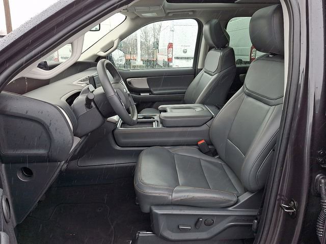 Used 2025 Ford Expedition Active image 10