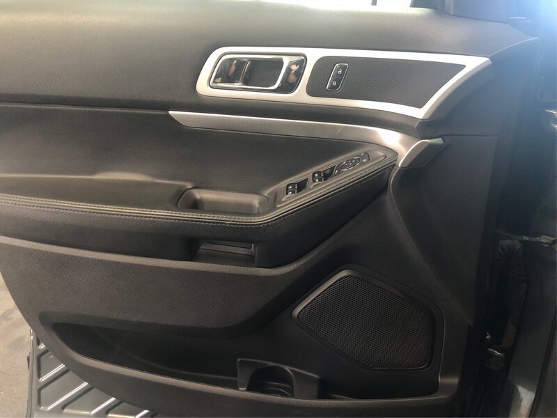 Used 2015 Ford Explorer XLT w/ Equipment Group 202A FWD image 15