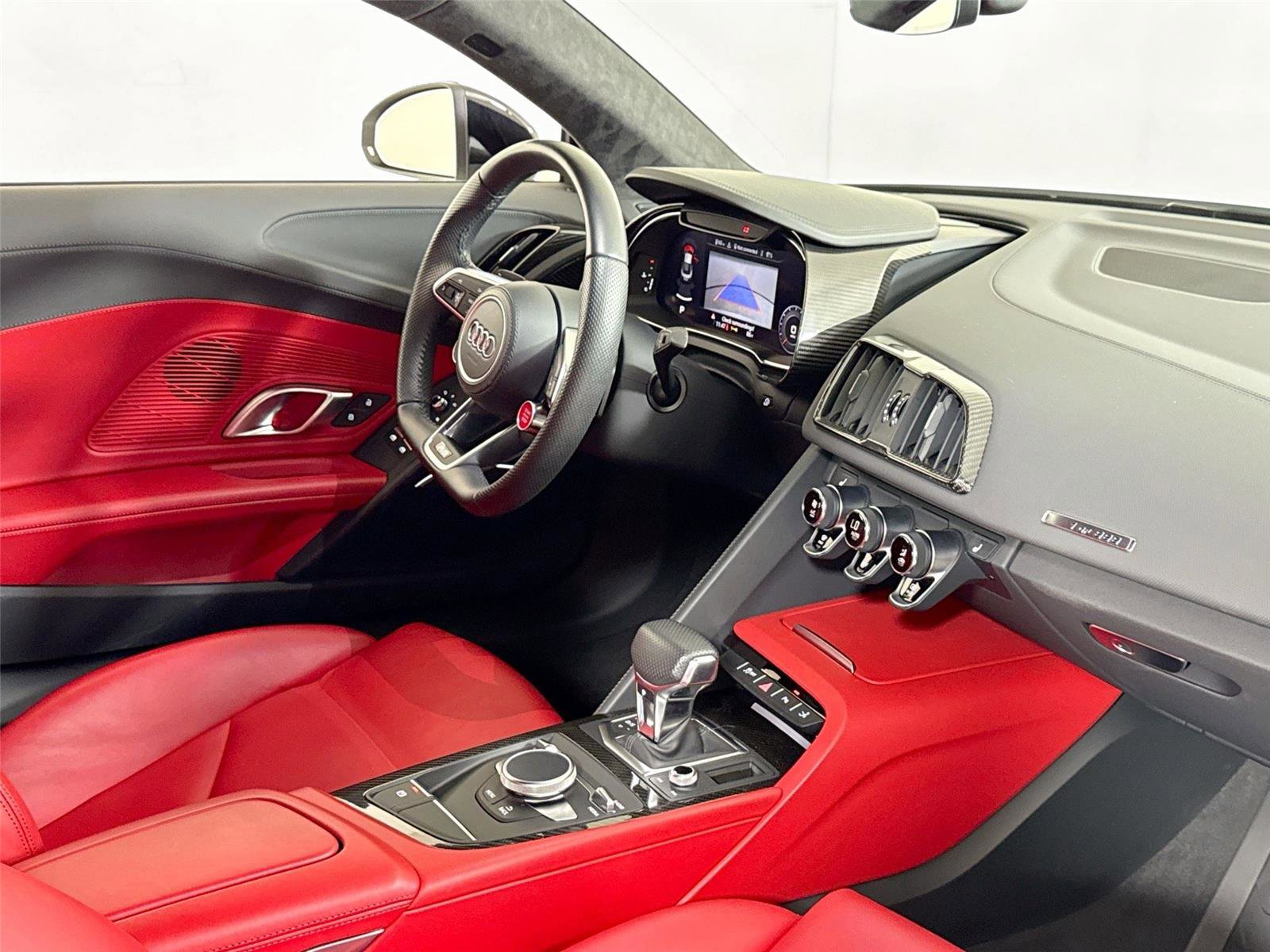 Used 2018 Audi R8 V10 w/ Premium Package image 28