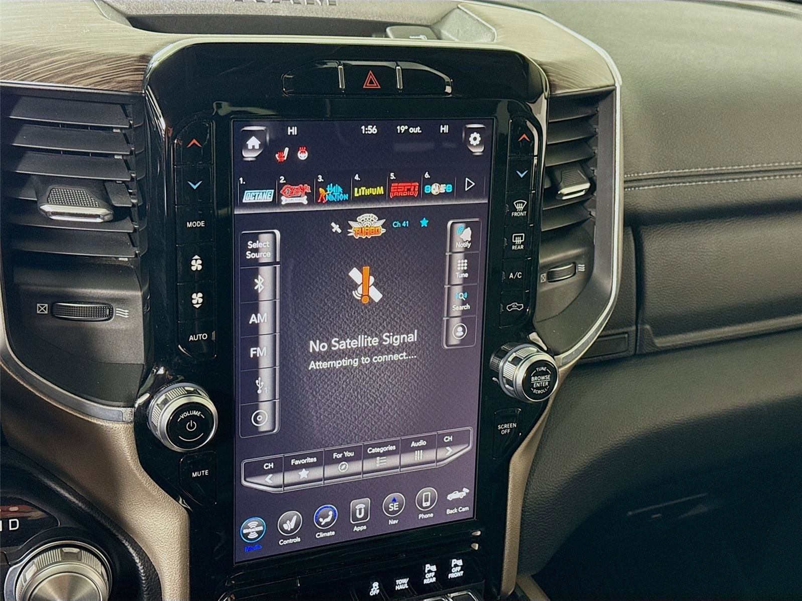 Used 2019 RAM 1500 Laramie image 9