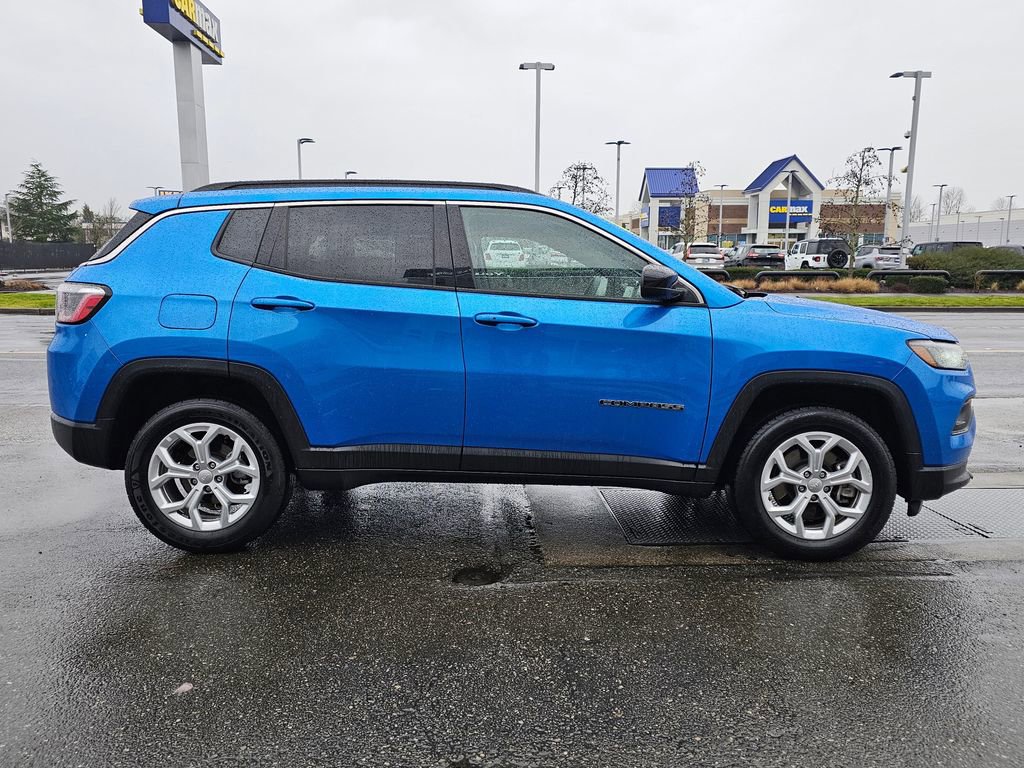 Used 2024 Jeep Compass Latitude AWD/4WD image 4