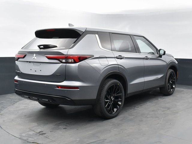 Used 2023 Mitsubishi Outlander SE Black Edition AWD/4WD image 7