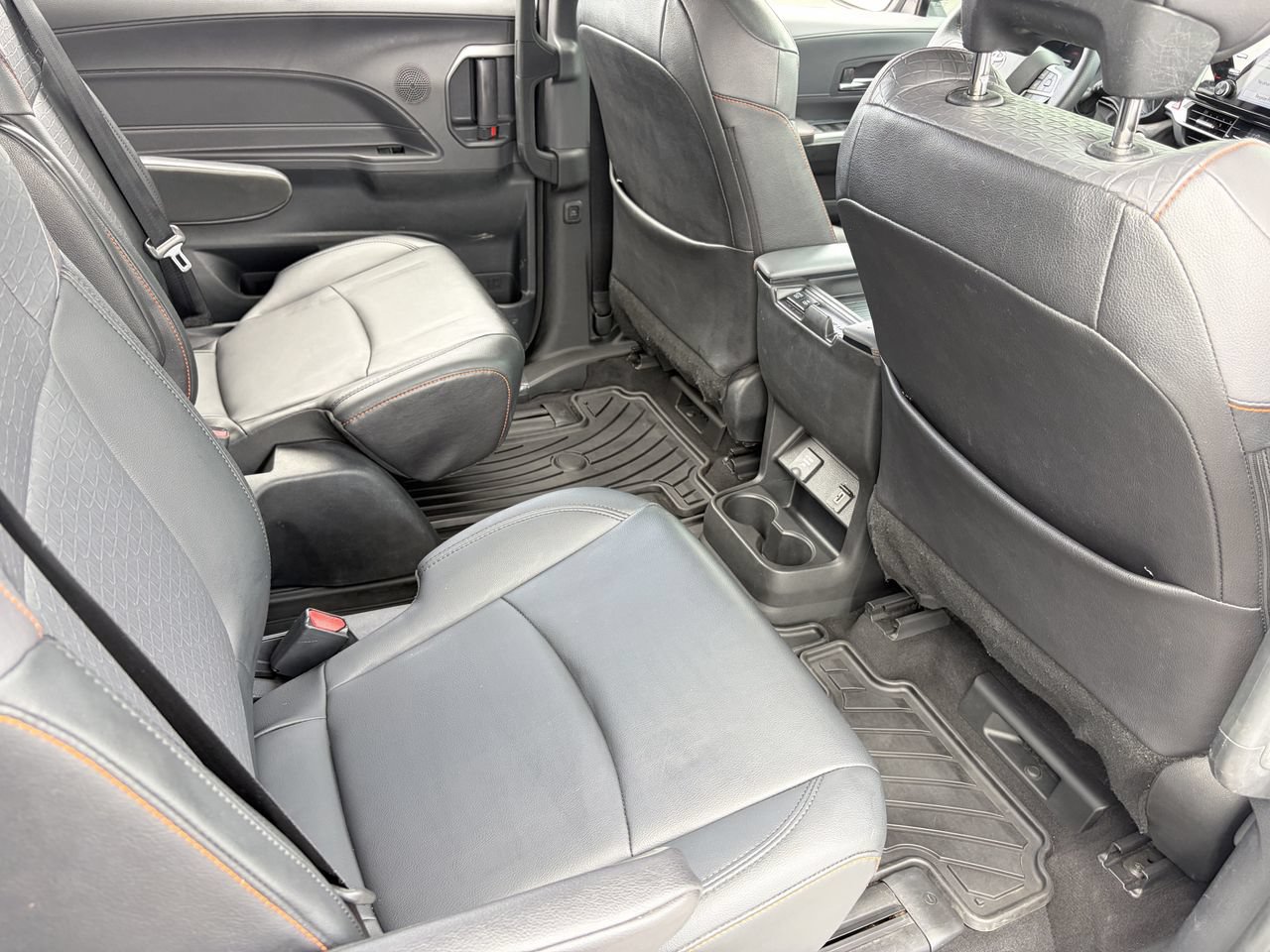Used 2022 Toyota Sienna XSE w/ XSE Plus Package AWD/4WD image 14