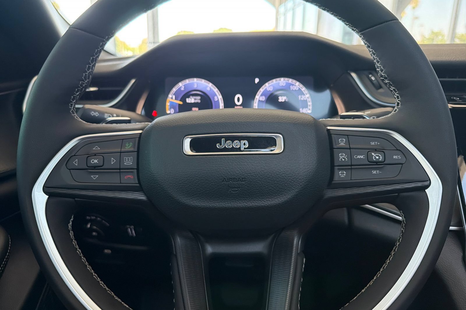 Used 2024 Jeep Grand Cherokee L Altitude AWD/4WD image 26